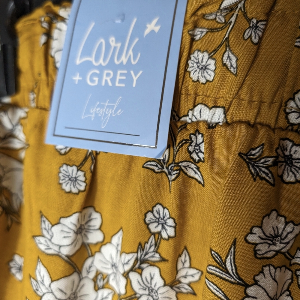 Floral Mustard Women's Shorts - Picture 5 of 9